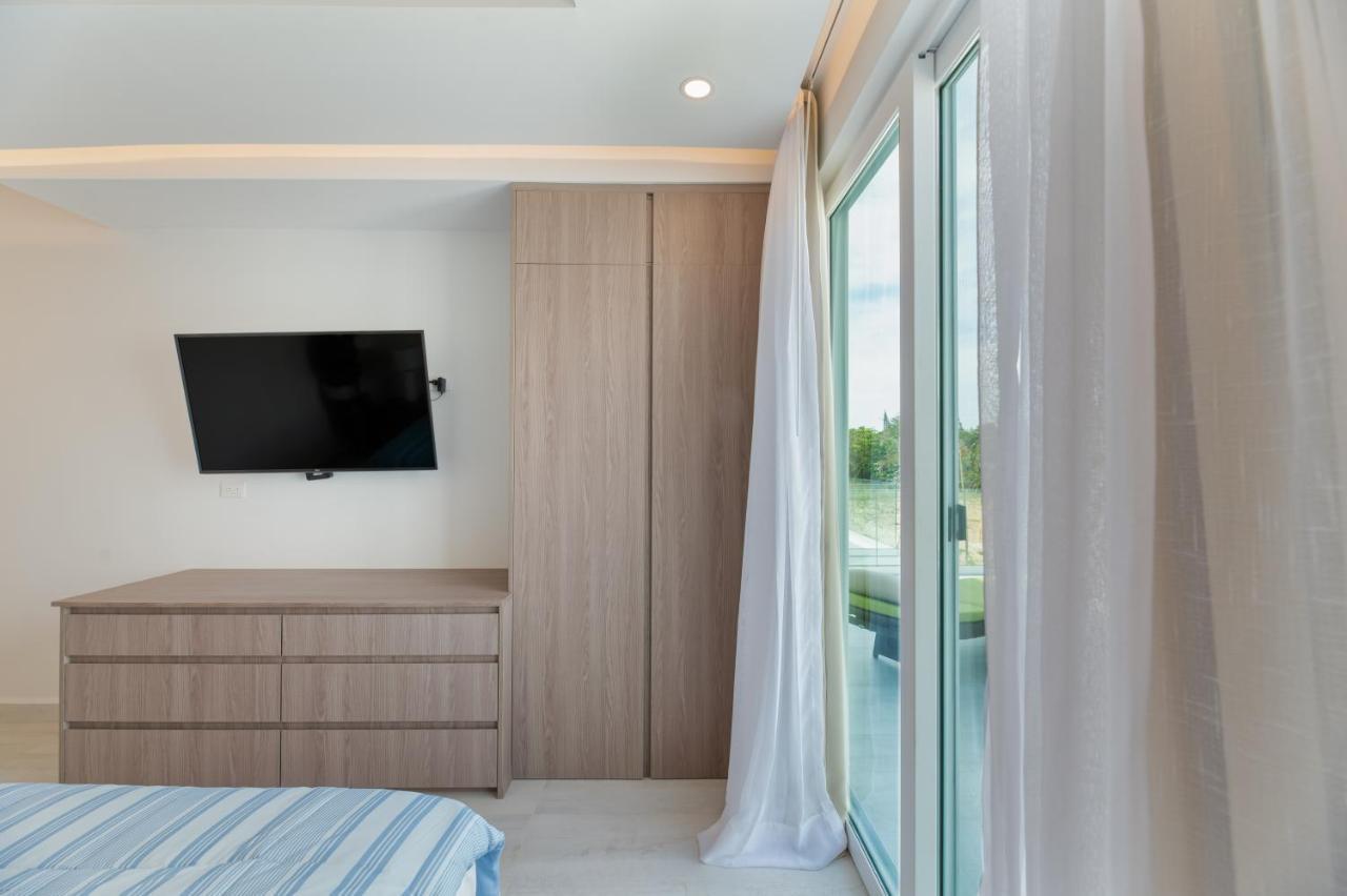 Ocean One Roatan Villa West Bay Exterior photo