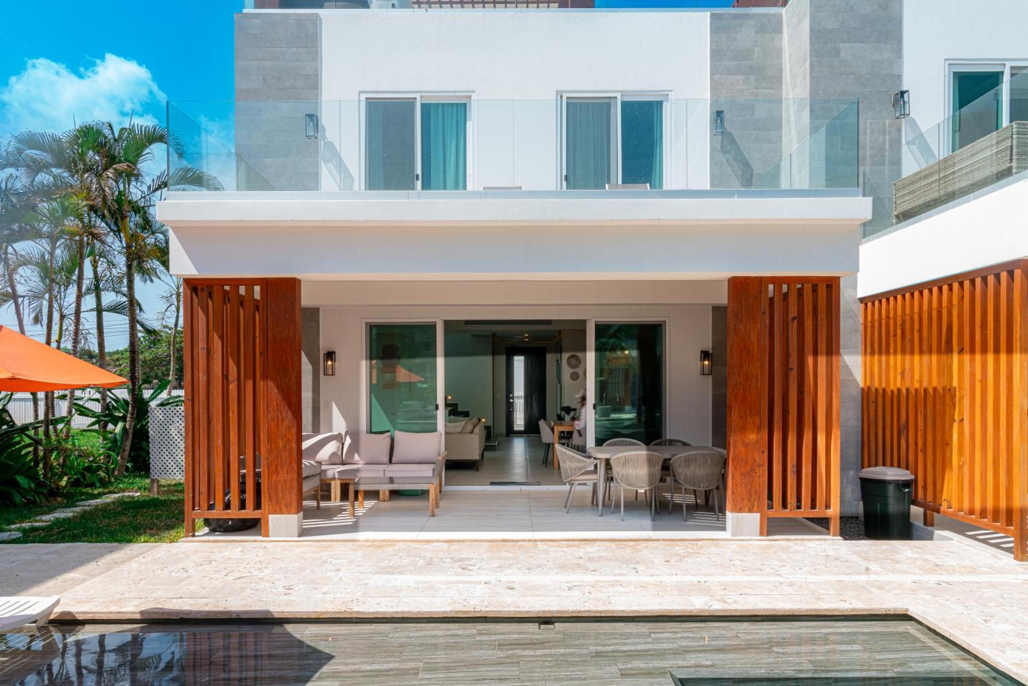 Ocean One Roatan Villa West Bay Exterior photo